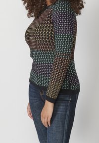 Koroshi Sweter