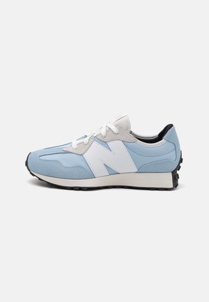 327 - Baskets basses - light chrome blue