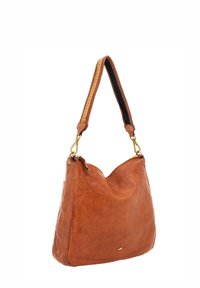 Borsa a tracolla in pelle marrone con una forma morbida, tracolla regolabile con motivo, hardware dorato e chiusura con zip superiore. Texture morbida e design minimalista.