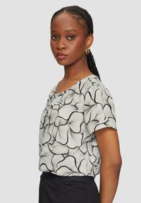 s.Oliver BLACK LABEL MET FIJN MOTIEF EN PLOOITJES - Bluse - natur