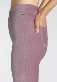 LASCANA Tygbyxor - light pink