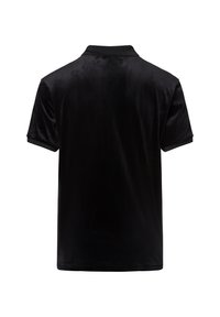 Schwarzes Polohemd mit einer glatten Samttextur, ausgestattet mit einem klassischen Kragen und kurzen Ärmeln. Keine sichtbaren Muster oder Akzente.