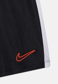 Nike Performance ACADEMY SHORT UNISEX - Pantalón corto de deporte - black/white/bright crimson