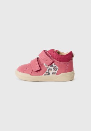 SUPERFREE - Trainers - rot