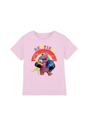 Rosa Baumwoll-T-Shirt mit einem bunten Grafikdruck von drei Cartoon-Figuren und dem Text "BESTIES" über einem Regenbogen und Wolken.