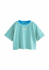 T-shirt à manches courtes rayé bleu et jaune, col rond et coupe décontractée ; présente un petit texte imprimé sur le devant.