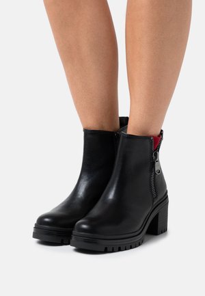 s.Oliver, Boots à talons - black