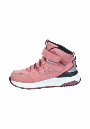 Sneaker mi-haut rose avec un dessus en textile et synthétique, une sangle velcro, une semelle en caoutchouc, des accents gris et une finition texturée.