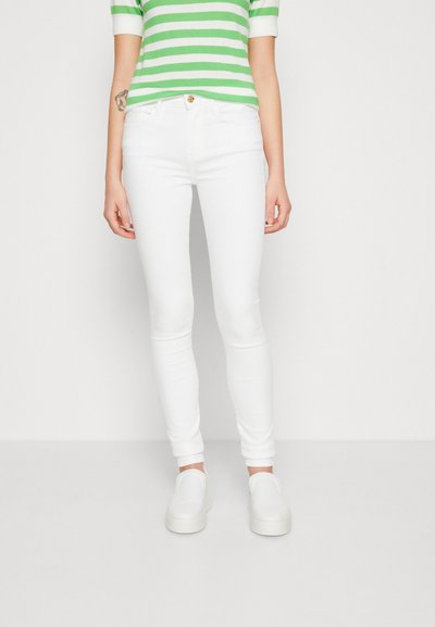 TONI bootcut jeans Perfect Shape in cream | BeOne