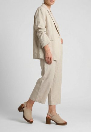 VENEZIA HIGH HEELED SANDALS - Clogs - beige