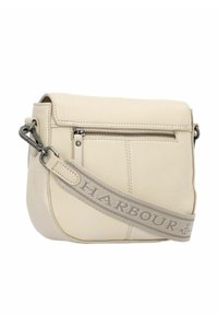 Piccola borsa a tracolla in pelle beige con tasca frontale con zip e tracolla regolabile in tessuto con il marchio "Barbour".