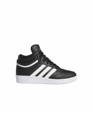 Baskets montantes noires en synthétique cuir. Présentent des rayures blanches et une finition texturée. Semelle en caoutchouc pour une meilleure traction.