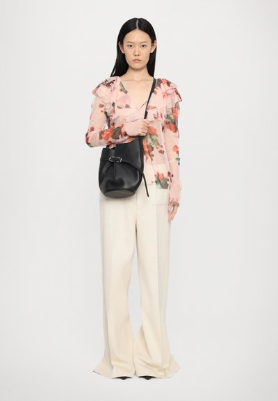 Liffner BELTED BUCKET BAG - Mala a tiracolo - black