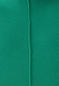 Thumbnail Image 6