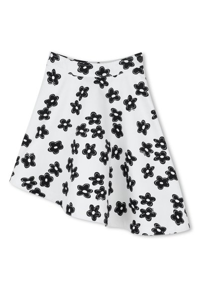 Hvit skjørt med sort blomsterprint, vidt snitt og glatt tekstur. Har en tilpasset midjebånd og kantede kanter.