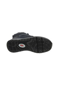 Suola di stivale nera con superficie in gomma testurizzata e modelli di trazione, punta arrotondata e accentuazione con logo rosso e bianco.