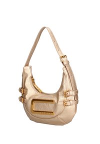 Borsa hobo in ecopelle metallizzata oro con finitura testurizzata, dotata di chiusura con zip e dettagli in metallo dorato. Due tracolle regolabili.