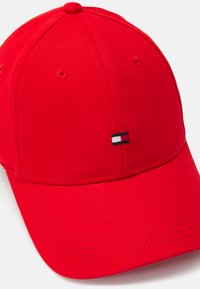 Tommy Hilfiger SMALL FLAG UNISEX - Keps - fierce red