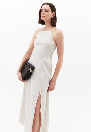 SCHLITZ MIT STYLISCHER OPTIK - Maxi dress - silver birch
