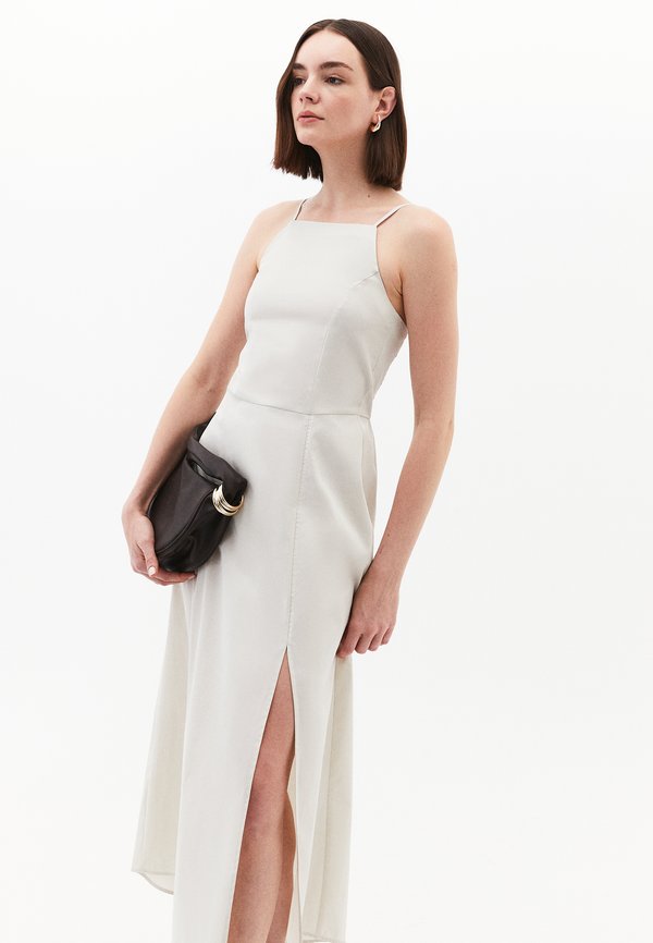 SCHLITZ MIT STYLISCHER OPTIK - Maxikleid - silver birch