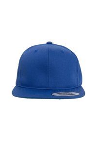 Cappellino snapback blu realizzato in tessuto, con visiera piatta, costruzione a sei pannelli e un'etichetta circolare sul davanti. Texture liscia.