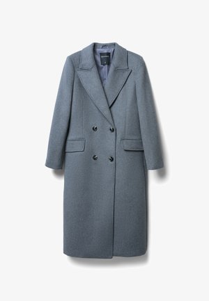 Cappotto grigio in misto lana con chiusura doppiopetto, ampi revers, due tasche frontali e bottoni neri. Tessuto morbido, design fino al ginocchio.