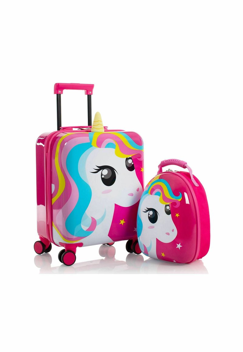 Set di valigie rigide con un design di unicorno. La valigia principale è rosa, dotata di manico retrattile e ruote; zaino più piccolo coordinato.
