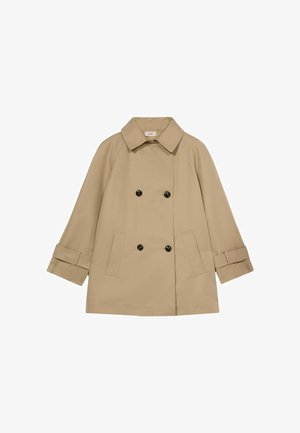 Trench coat doppio petto color beige realizzato in tessuto morbido, con bottoni neri, tasche laterali e un ampio colletto con maniche arrotolate.