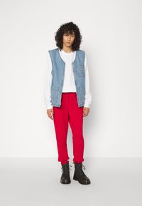 Jordan Jogginghose - gym red