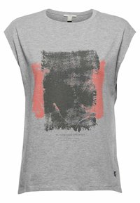 Grijze T-shirt met korte mouwen met abstracte donkergroene en koraalprint. Gemaakt van een zachte katoenmix met een relaxte pasvorm en ronde hals.