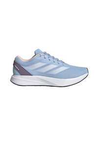 Chaussure de course bleu clair avec une semelle intermédiaire blanche, un détail violet au talon et des bandes blanches sur le côté, vue de l'extérieur.