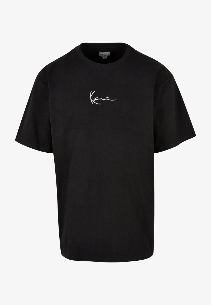 Černé bavlněné tričko s volným střihem. Obsahuje bílé kurzívní logo tištěné na hrudi. Krátké rukávy a kulatý výstřih.