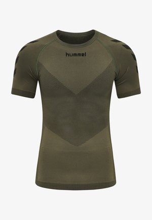 Kurzärmliges Sportshirt in olivgrün, mit gerippter Textur, Zickzackmuster und subtiler schwarzer Markenkennzeichnung. Hergestellt aus einem dehnbaren Material.
