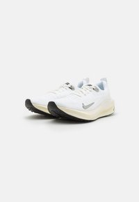 Nike Performance REACTX INFINITY  - Tenisice za cestovno trčanje - white/chrome/sail/coconut milk/team red/black