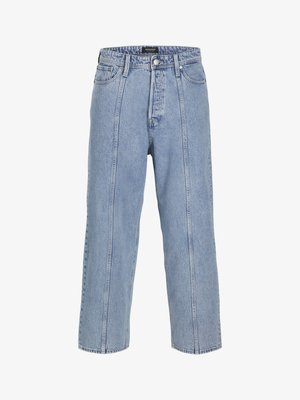 Vaaleansiniset farkut, joissa on löysä istuvuus, leveät lahkeet ja näkyvät ompelu részletek. Sisältää napin ja vetoketjun sulkemisen, viisi taskua.