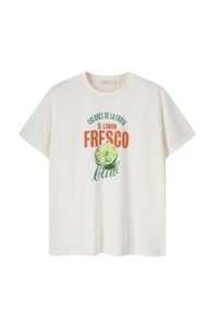 Crème katoenen T-shirt met een grafische print in groene en oranje tekst en een limoenillustratie. Ronde hals, korte mouwen, relaxte pasvorm.