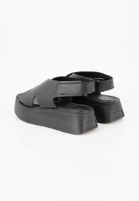 Desa Plateausandalette - black