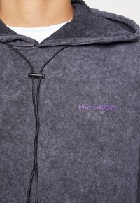 Night Addict TOUR - Camisola - acid wash black