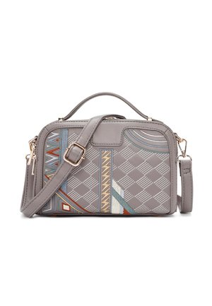 Sac à main gris avec un motif matelassé, broderie géométrique colorée, poignées doubles et une bandoulière amovible. Accents en métal argenté.