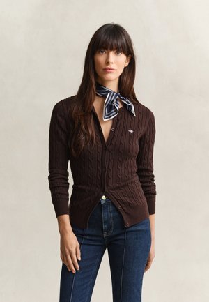GANT CABLE CARDIGAN - Gilet - deep brown