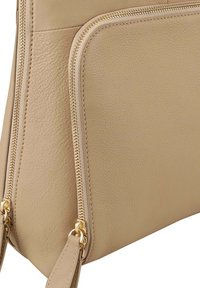 Paul Costelloe FILTON - Laptoptas - beige