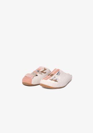 Pantofole in feltro con una combinazione di colori rosa e bianco, caratterizzate da un design con renna e sci. Texture morbida e suola in gomma per una buona aderenza.