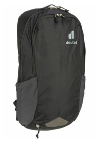 Mochila negra con textura hexagonal, acentos grises, dos bolsillos laterales y cierre de cremallera en la parte superior. Marca visible en la parte frontal. Diseño ligero.