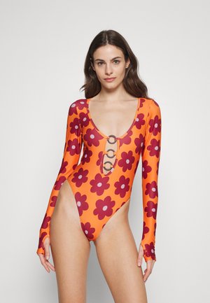 We Are We Wear ECO RING FRONT LONG SLEEVE SWIMSUIT - Μαγιό - orange base