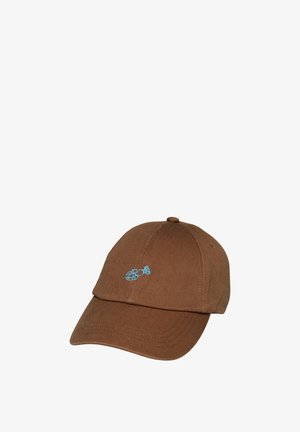 Casquette de baseball marron avec un petit homard bleu brodé au centre avant sur fond blanc.