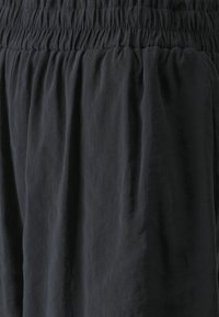 ONLY ONLIRIS - Pantaloni scurți - black