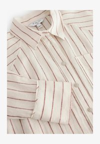 Valgt, neutral brown stripe