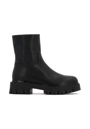 Platform bokacsizmák - black