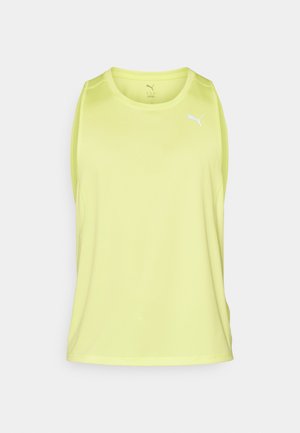 Limonasto zelena brezrokavna atletska majica iz lahkega blaga, z okroglim izrezom in belim logotipom na prsih. Gladka tekstura.