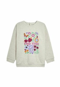 Sudadera gris claro de algodón, con un estampado colorido de flores y mariposas que incluye el texto "BUENAS VIBRACIONES" en letras en negrita.